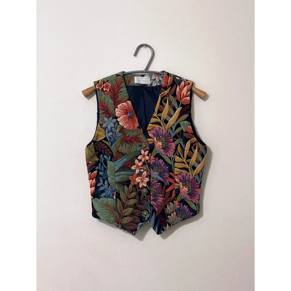 DONCASTER Vintage Boho Artistic 90's Tapestry Floral Vest Size 2  Multi Color - Picture 2 of 8
